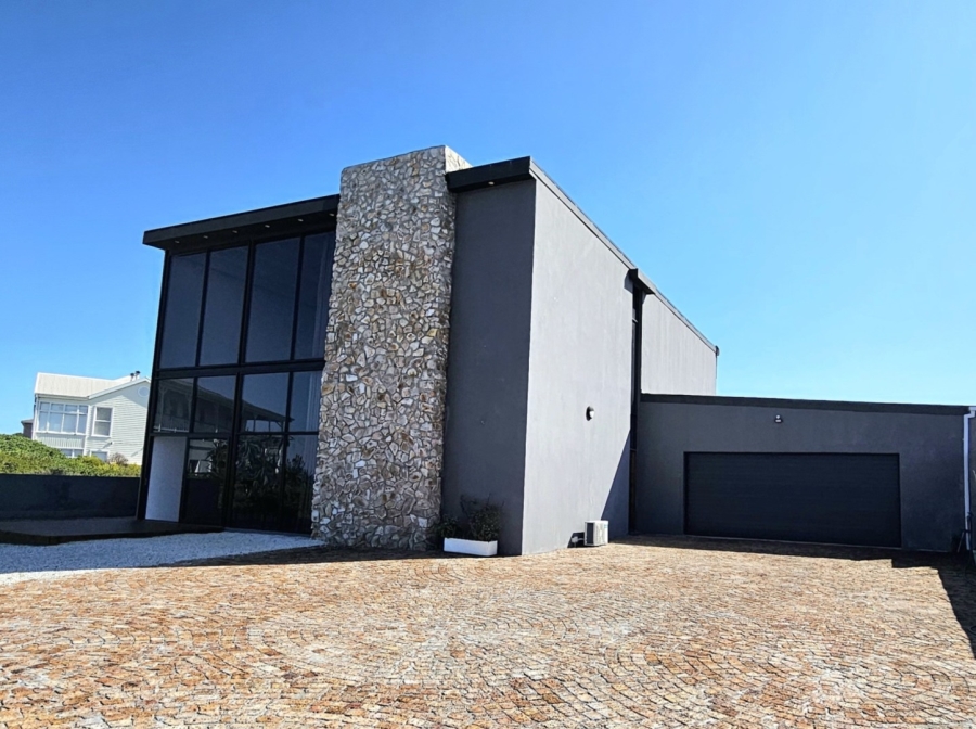 3 Bedroom Property for Sale in Kleinbaai Western Cape